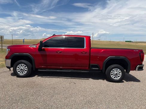 Used 2022 GMC Sierra 2500 SLE w/ SLE Value Package; AWD/4WD image 2