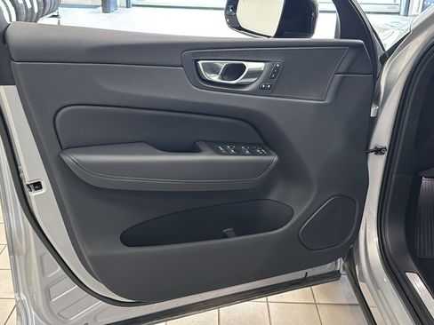 Used 2025 Volvo XC60 B5 Plus AWD/4WD image 21