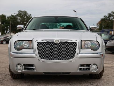 Used 2005 Chrysler 300 C w/ Protection Group II image 19