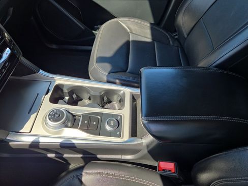 Used 2023 Ford Explorer Limited image 27