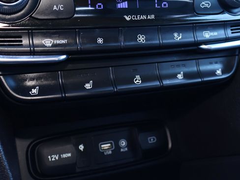 Used 2020 Hyundai Santa Fe Limited image 29