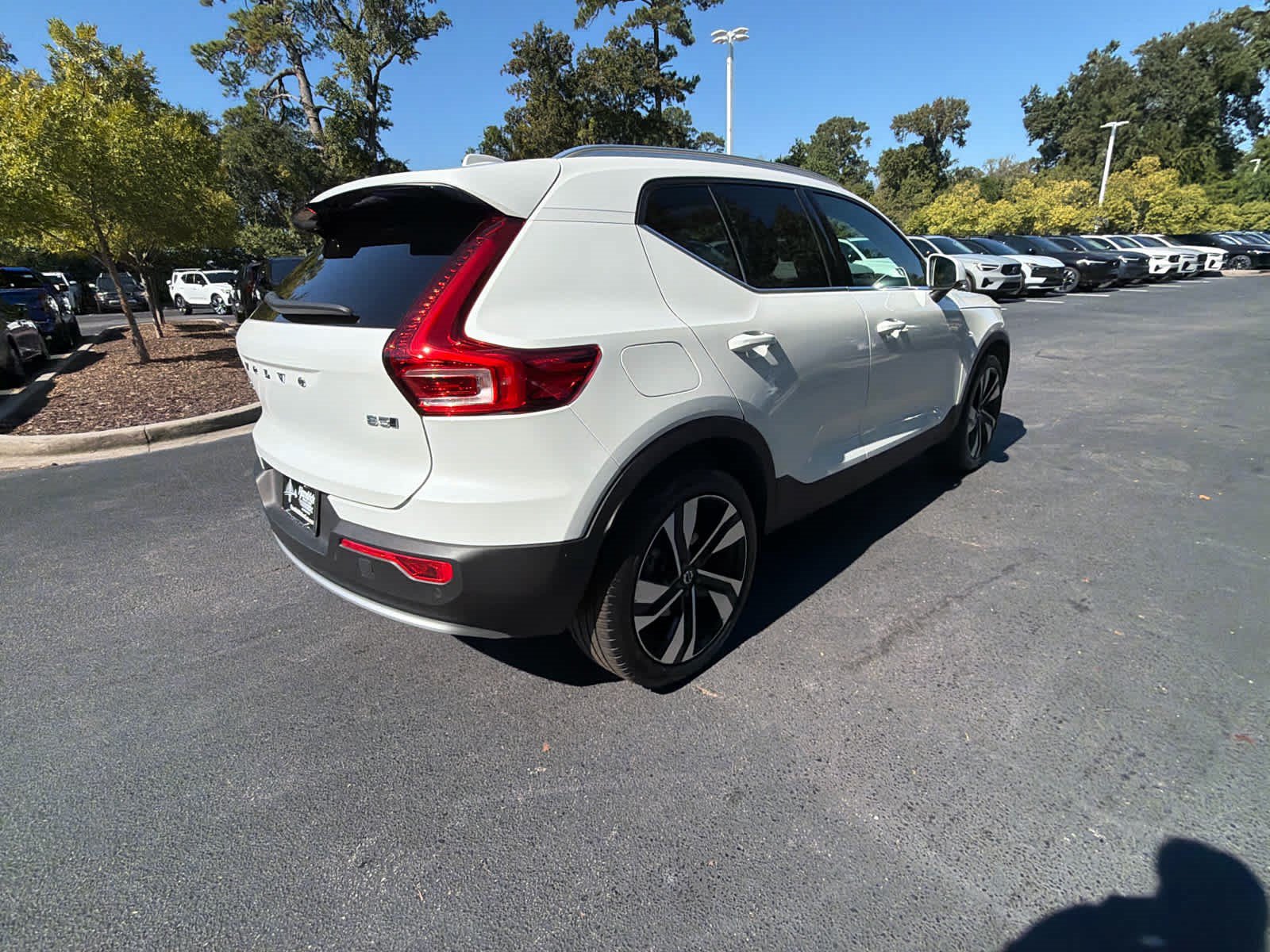 Used 2023 Volvo XC40 B5 Plus w/ Protection Package Premier AWD/4WD image 16