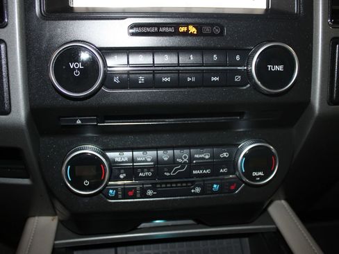 Used 2018 Ford Expedition Max XLT w/ Equipment Group 202A image 16