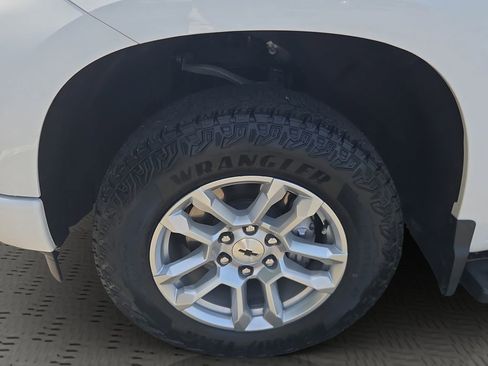 Used 2023 Chevrolet Silverado 1500 RST w/ Z71 Off-Road Package AWD/4WD image 17