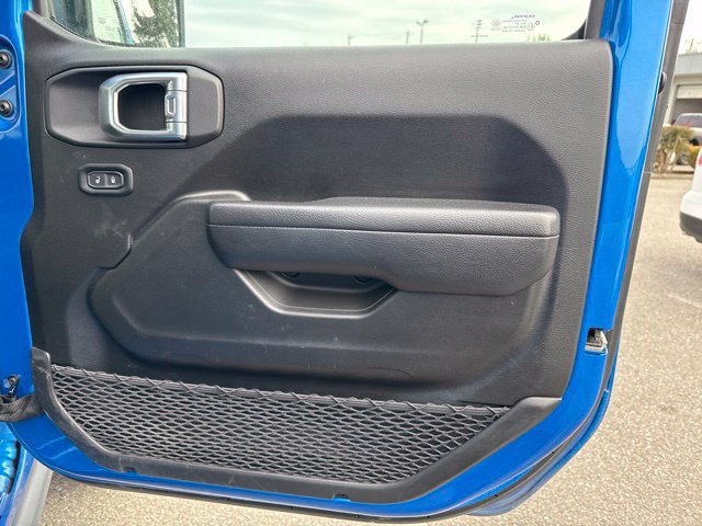 Used 2025 Jeep Wrangler Unlimited Rubicon AWD/4WD image 16