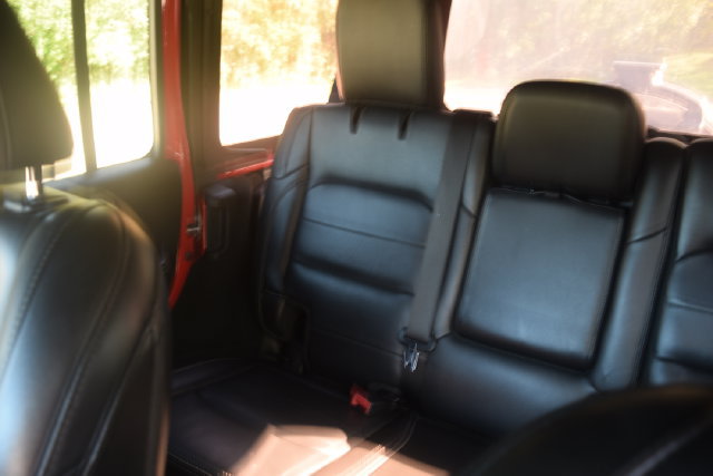 Used 2020 Jeep Wrangler Unlimited Sahara AWD/4WD image 22