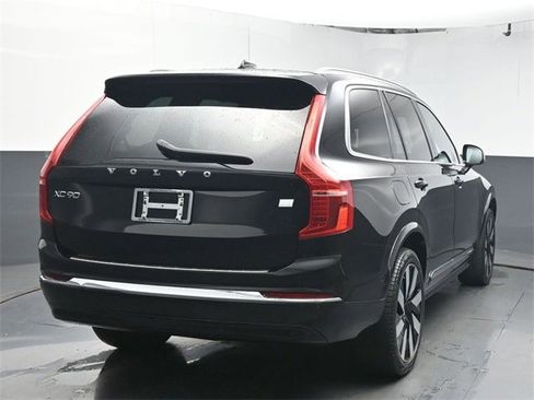 Certified 2023 Volvo XC90 T8 Ultimate w/ Protection Package Premier image 7