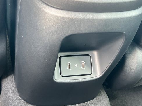 Used 2025 Hyundai Elantra SE image 17