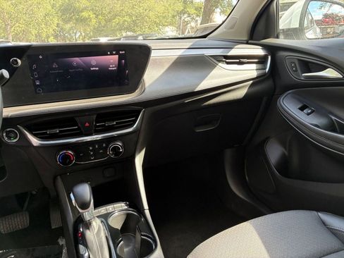 Used 2025 Buick Encore GX Preferred FWD image 34
