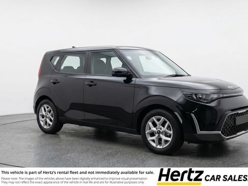 Used 2025 Kia Soul LX w/ LX Technology Package FWD image 1