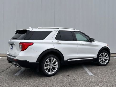 Certified 2023 Ford Explorer Platinum w/ Technology Package AWD/4WD image 5