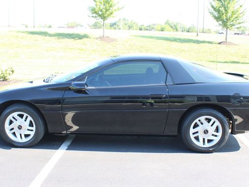 Used 1993 Chevrolet Camaro Z28 RWD image 27