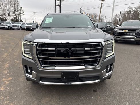 Used 2022 GMC Yukon SLT w/ SLT Premium Package image 8