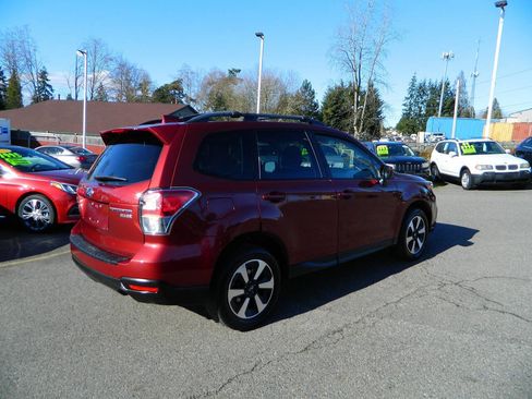 Used 2017 Subaru Forester 2.5i Premium image 8