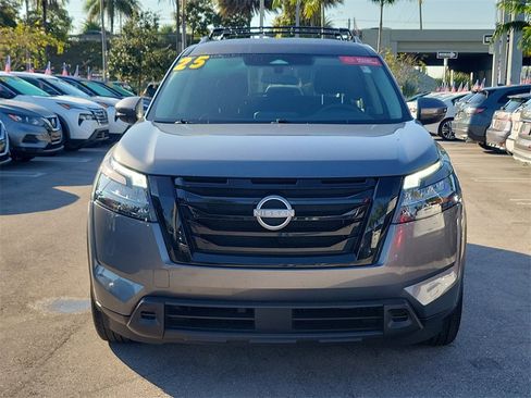 Certified 2024 Nissan Pathfinder SV w/ Black Appearance Package image 2