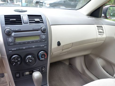 Used 2010 Toyota Corolla LE FWD image 14
