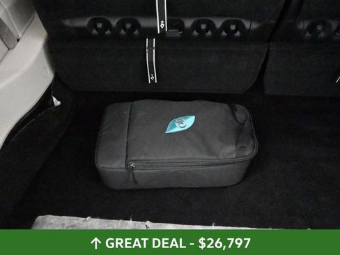 Used 2024 Chrysler Pacifica Select FWD image 27