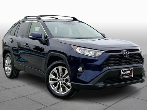 Used 2021 Toyota RAV4 XLE Premium image 2