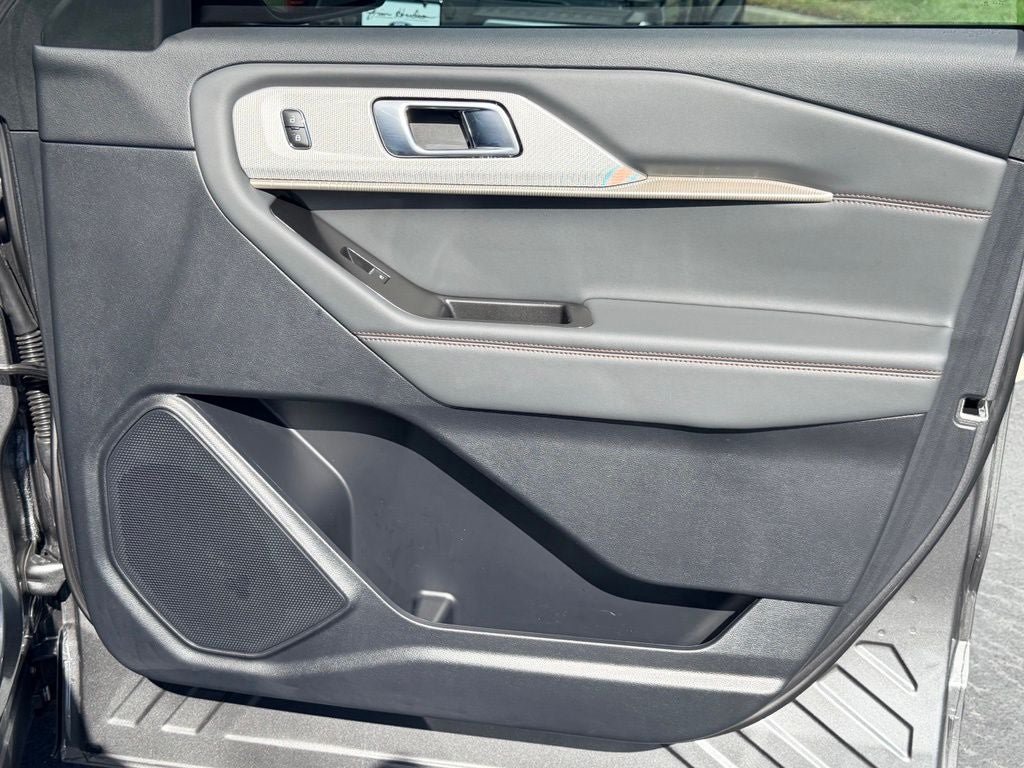 New 2026 Ford Explorer Active RWD image 6