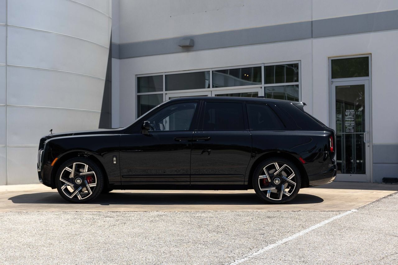 New 2027 Rolls-Royce Cullinan Black Badge AWD/4WD image 16