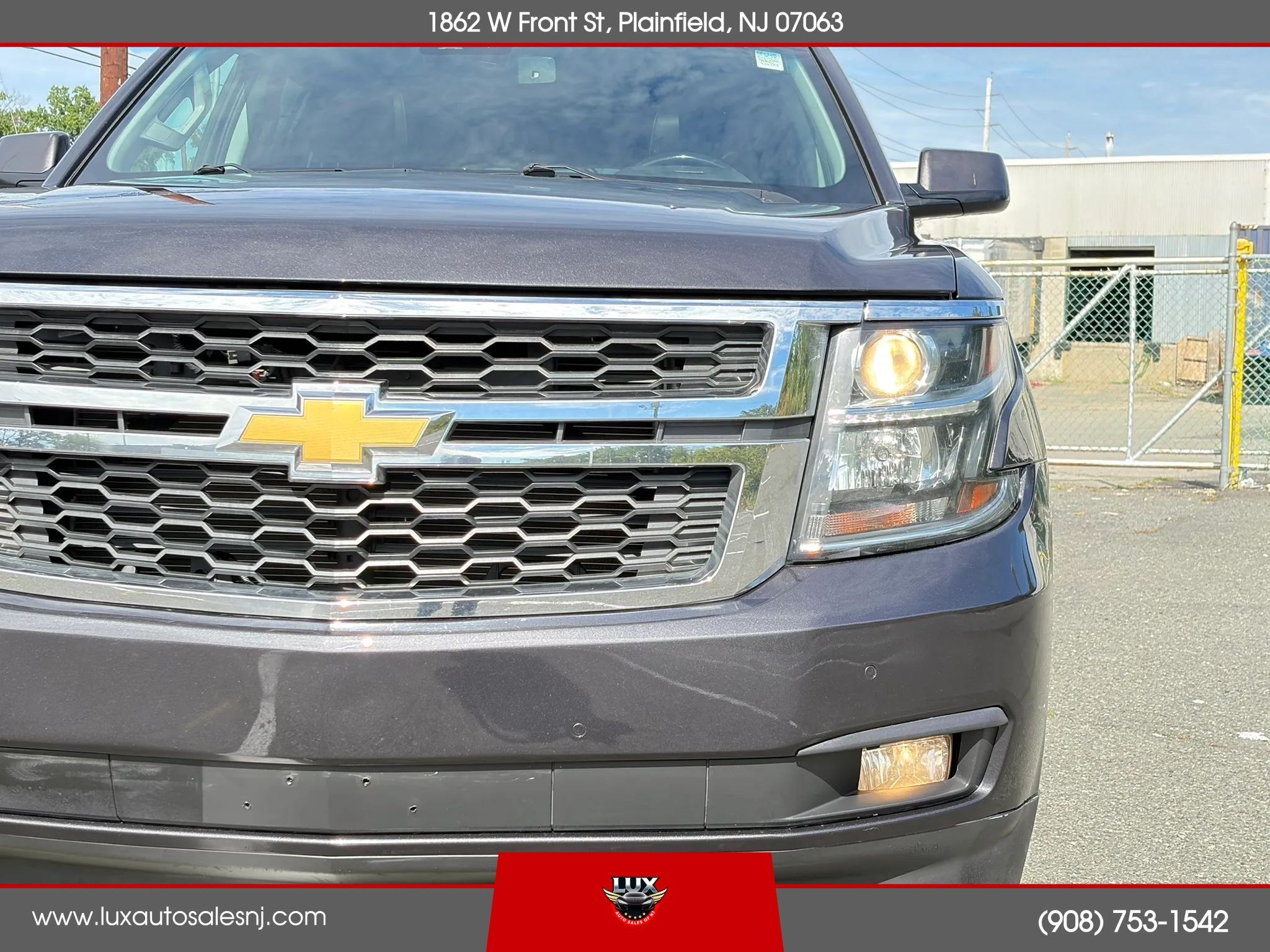 Used 2018 Chevrolet Suburban LT w/ Luxury Package AWD/4WD image 16