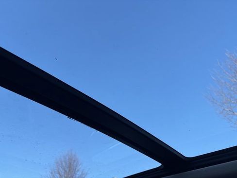 Used 2022 Buick Envision Avenir w/ Technology Package II image 27