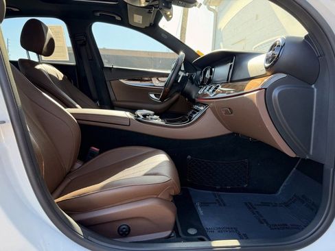Used 2018 Mercedes-Benz E 300 image 28