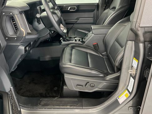 Used 2025 Ford Bronco Badlands AWD/4WD image 17