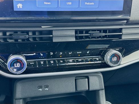 Used 2024 Honda Prologue EX image 12