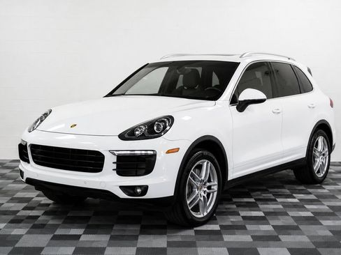 Used 2016 Porsche Cayenne AWD/4WD image 1