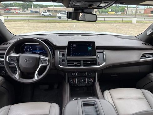 Used 2024 Chevrolet Tahoe Z71 w/ Luxury Package AWD/4WD image 13