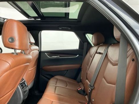 Used 2022 Cadillac XT5 Premium Luxury w/ Technology Package AWD/4WD image 35