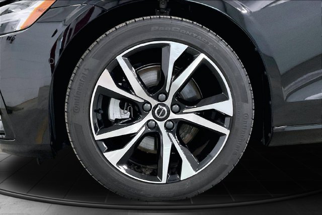 Certified 2025 Volvo S60 B5 Plus FWD image 11