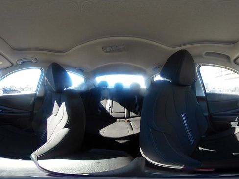 Used 2025 Hyundai Elantra SEL image 43