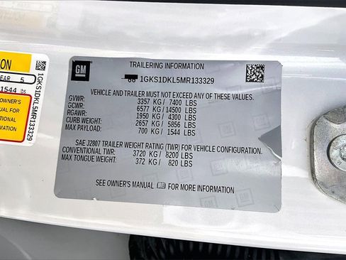 Used 2021 GMC Yukon Denali w/ Denali Premium Package image 16