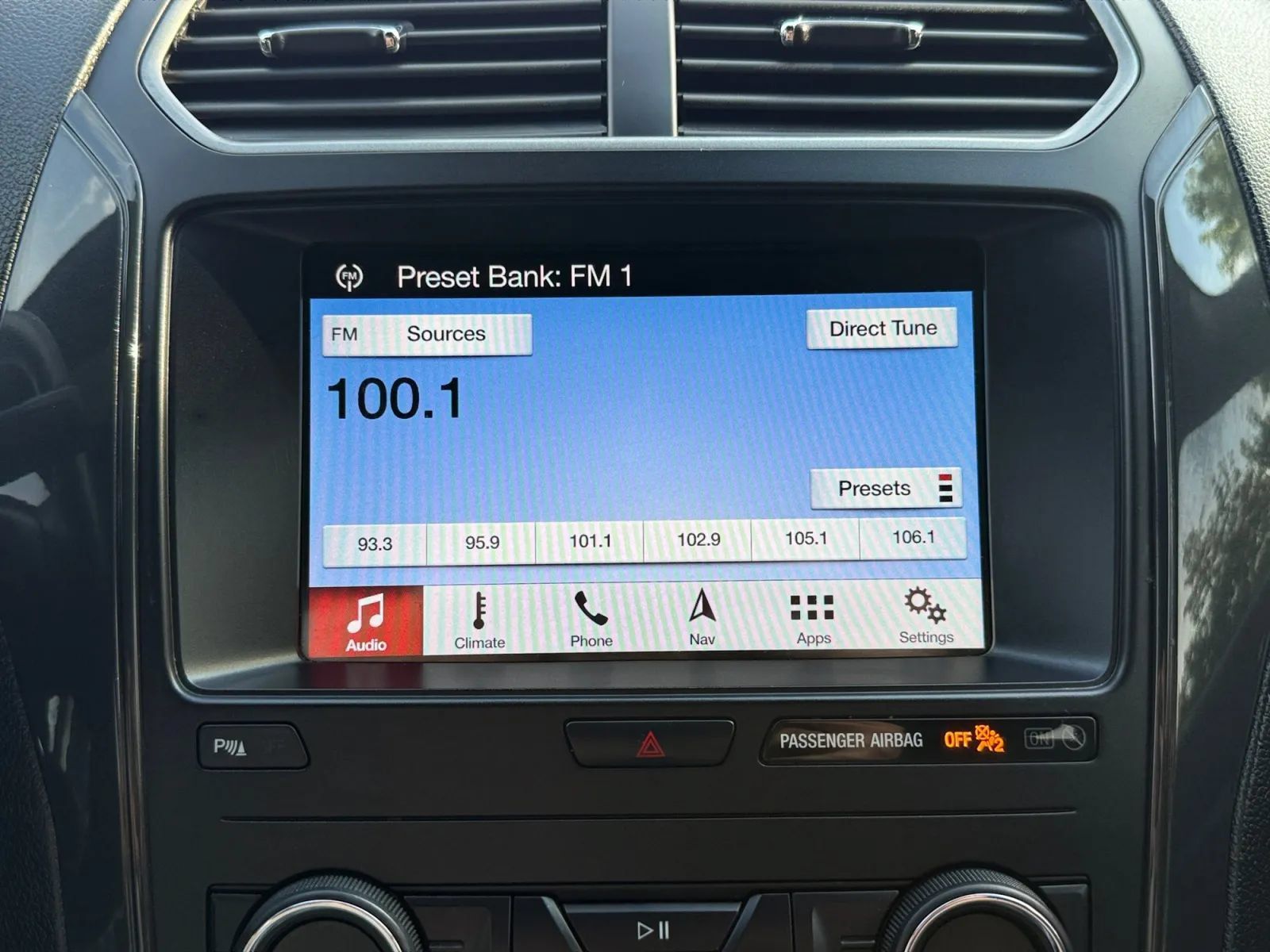Used 2019 Ford Explorer XLT w/ Equipment Group 202A AWD/4WD image 30
