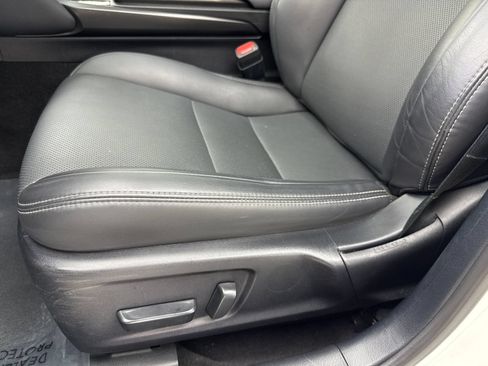 Used 2023 Lexus IS 300 w/ Comfort Package RWD image 34