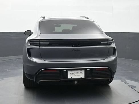 Certified 2025 Porsche Macan Turbo Electric AWD/4WD image 22