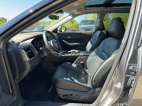 Certified 2023 Nissan Rogue SL w/ SL Premium Package AWD/4WD image 11