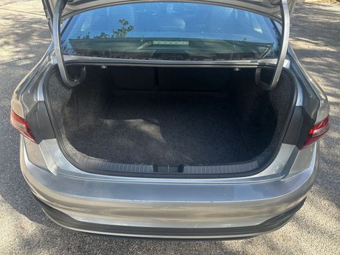 Used 2025 Volkswagen Jetta SE image 24