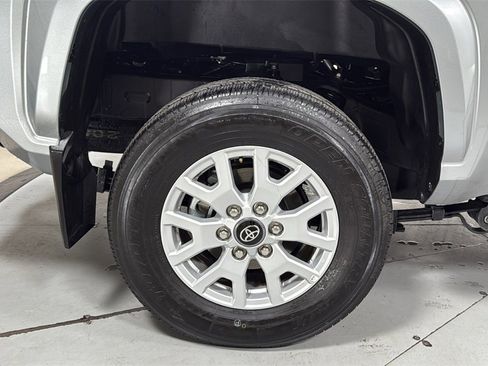 Certified 2024 Toyota Tacoma SR image 22