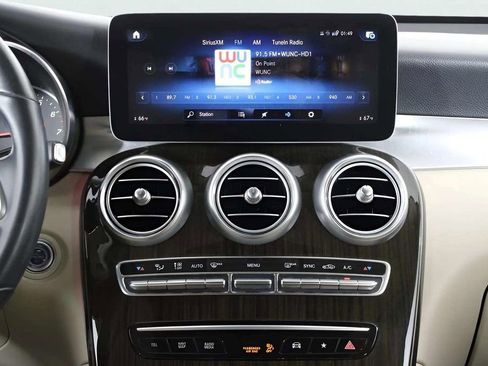 Used 2022 Mercedes-Benz GLC 300 GLC 300 w/ Premium Package Lite image 29