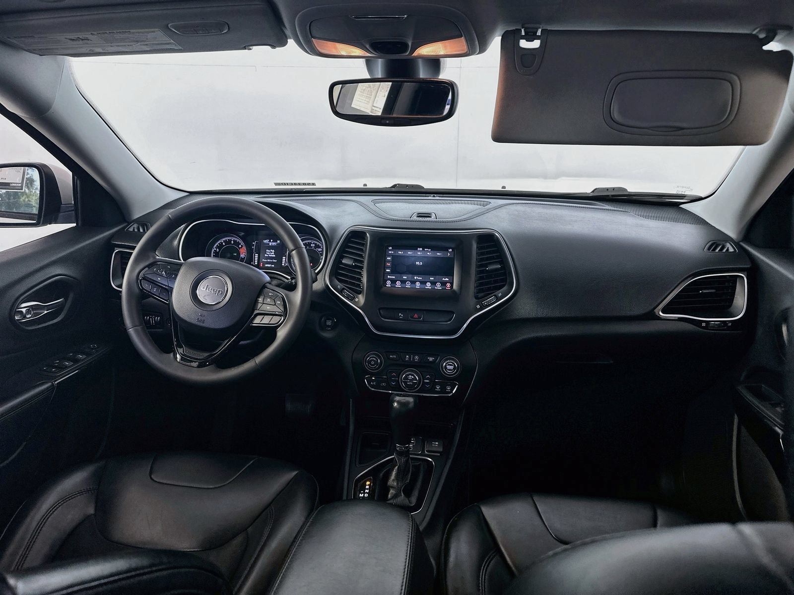 Used 2020 Jeep Cherokee Latitude Plus FWD image 21