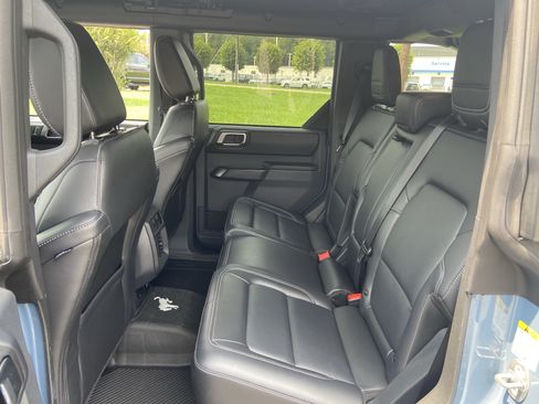 Used 2025 Ford Bronco Outer Banks AWD/4WD image 11