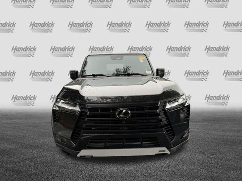 Used 2024 Lexus GX 550 w/ Cold Area Package AWD/4WD image 3