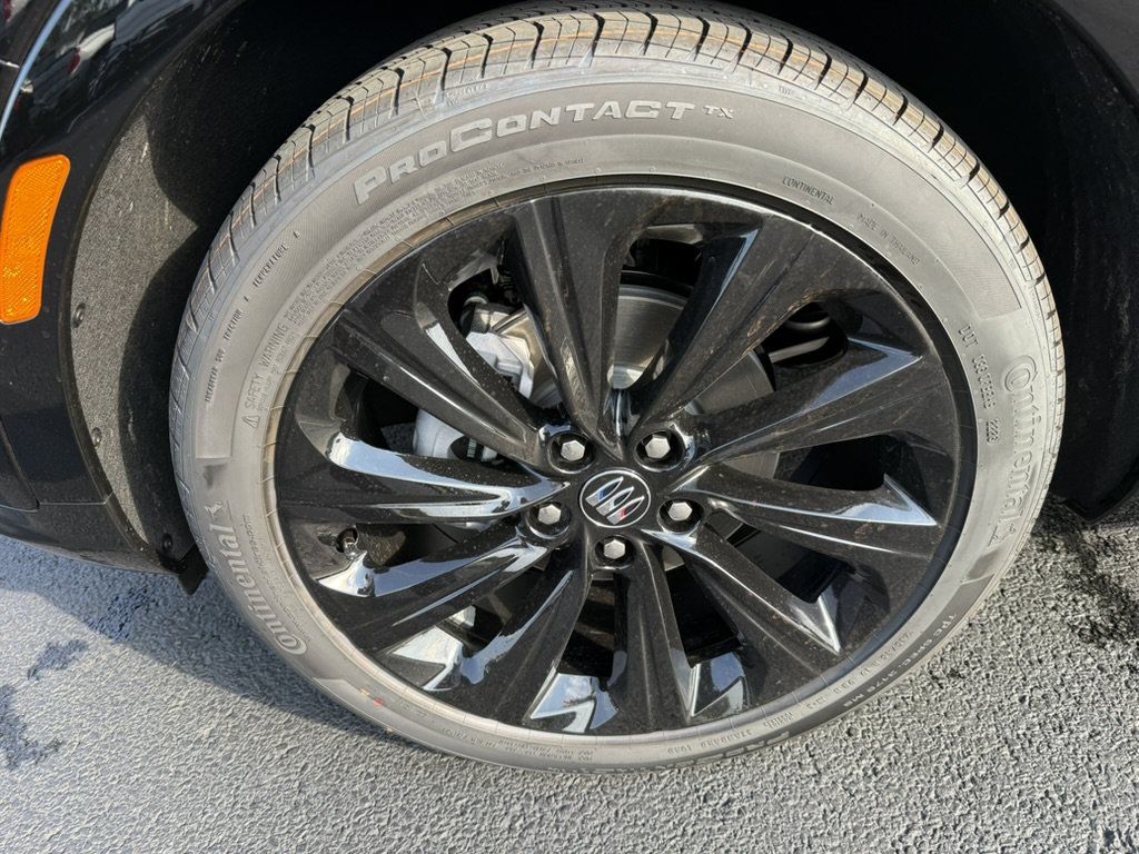 New 2026 Buick Envista Sport Touring w/ Convenience I Package FWD image 9