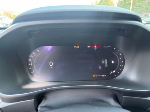 Used 2023 Volvo XC40 B5 Core w/ Convenience Package image 19