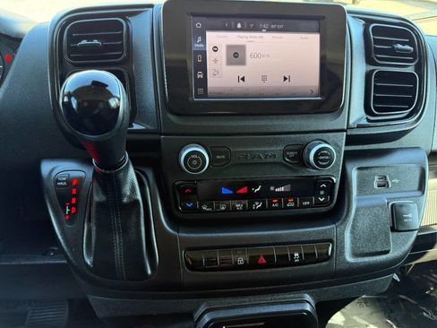 Used 2024 RAM ProMaster 2500 w/ Convenience Group image 29