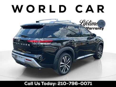 Used 2025 Nissan Pathfinder Platinum FWD image 7