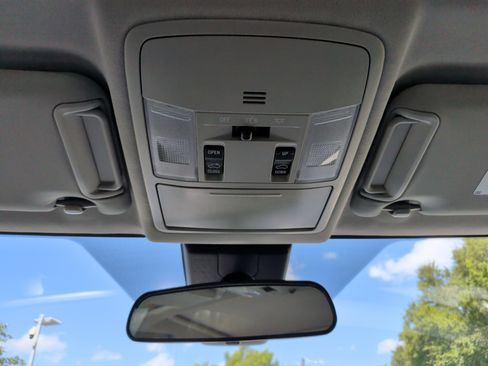 Used 2018 Toyota RAV4 XLE AWD/4WD image 33